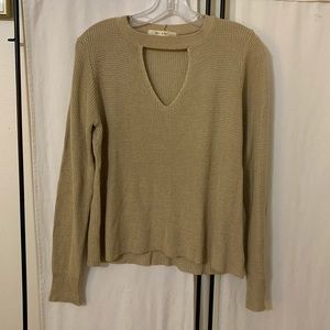 Beige camel keyhole sweater by Francesca’s Miami